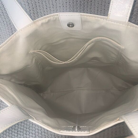 Lands End Patent Leather Mod Tote Bag Black w/White Snap Close Top Cotton Lining - Picture 10 of 16